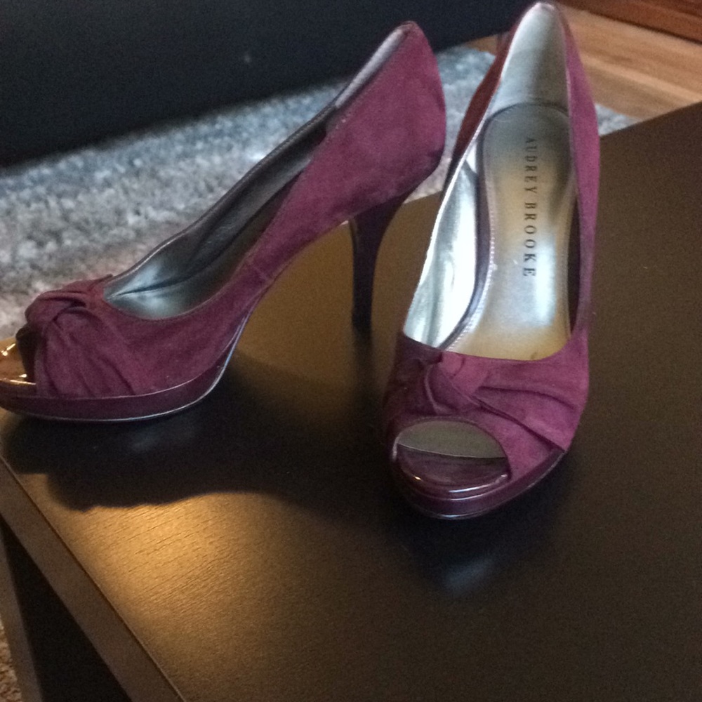 Donating soon- Burgundy suede heels